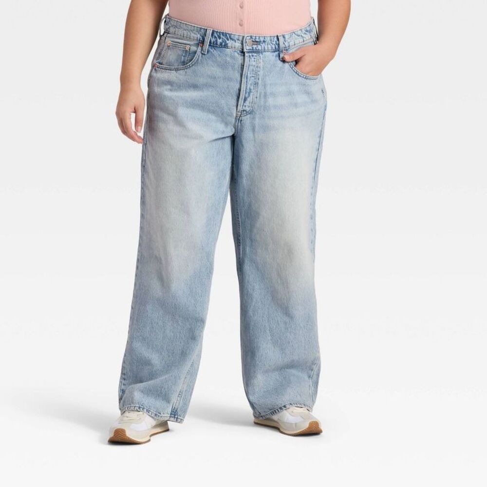 Women's Mid-Rise 90's Baggy Denim Jeans - Universal Thread Light Wash 26